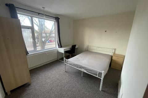 3 bedroom terraced house to rent, Beeston Road, Dunkirk