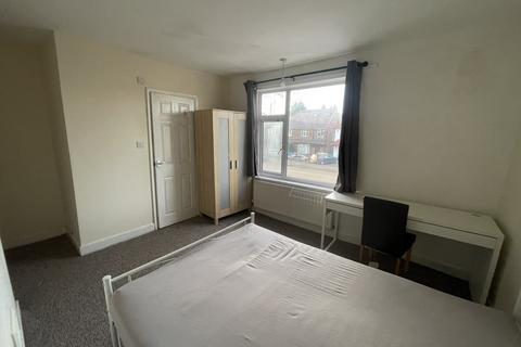 3 bedroom terraced house to rent, Beeston Road, Dunkirk