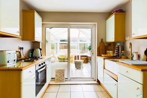 2 Mount Drive, Wirral, CH63 5NX