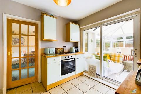 2 Mount Drive, Wirral, CH63 5NX