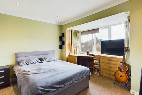 2 Mount Drive, Wirral, CH63 5NX