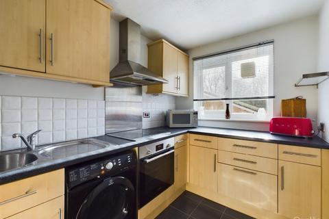 2 bedroom flat for sale, Middlefields, Croydon