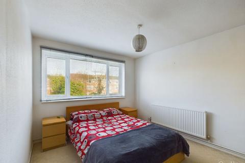 2 bedroom flat for sale, Middlefields, Croydon