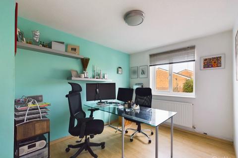 2 bedroom flat for sale, Middlefields, Croydon