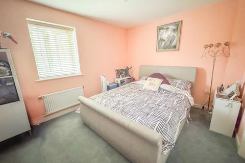 35 Athelstan Crescent, Rochford, SS4 1GY