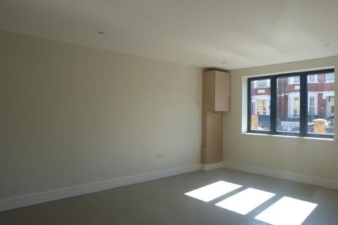 2 bedroom flat to rent, Victory Court, Litchfield Gardens, Willesden, London