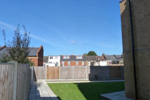 2 bedroom flat to rent, Victory Court, Litchfield Gardens, Willesden, London