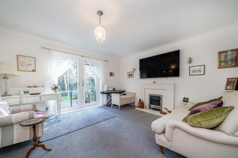 2 bedroom flat for sale, High Street, Hampton Hill TW12