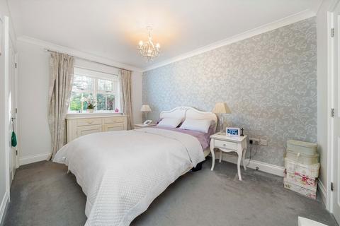 2 bedroom flat for sale, High Street, Hampton Hill TW12