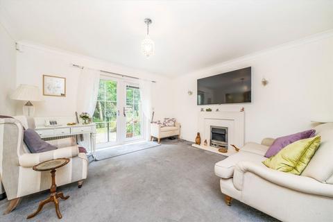 2 bedroom flat for sale, High Street, Hampton Hill TW12