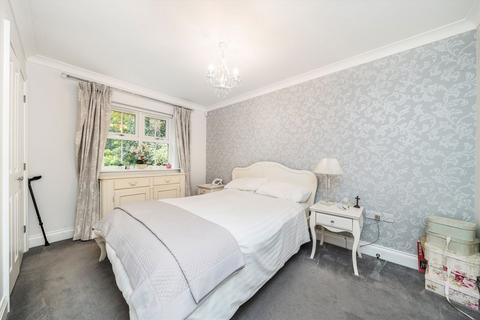 2 bedroom flat for sale, High Street, Hampton Hill TW12