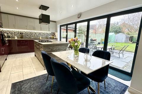 6 Castle Mount, Brackley, NN13 7HF