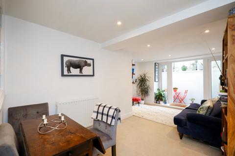 43d Tower Road, Twickenham, TW1 4PS