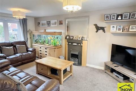 3 bedroom detached house for sale, Dale Crescent, Fernwood, Newark, Nottinghamshire.