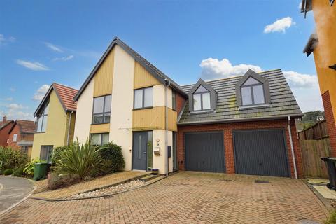 4 bedroom detached house for sale, Younger Drive, Sheringham