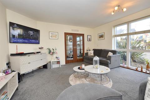 4 bedroom detached house for sale, Younger Drive, Sheringham