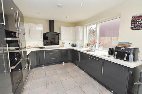 4 bedroom detached house for sale, Younger Drive, Sheringham