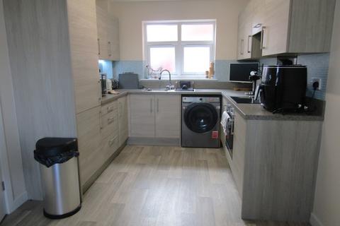 2 bedroom end of terrace house to rent, Skelmersdale Road, Clacton-on-Sea CO15