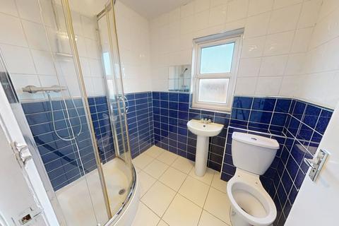 1 bedroom in a house share to rent, Glencairn Road, London SW16