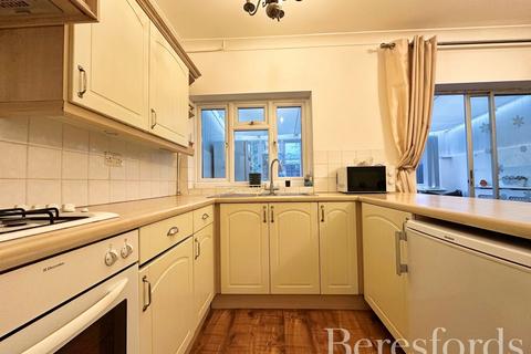 16 Milton Avenue, Hornchurch, RM12 4BW