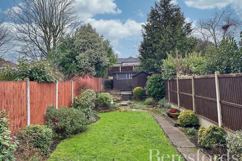 16 Milton Avenue, Hornchurch, RM12 4BW