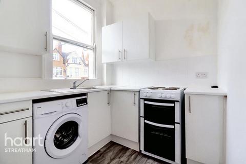 2 bedroom apartment to rent, Romola Road, London