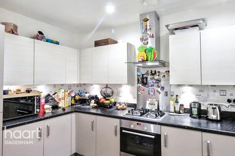 3 bedroom townhouse to rent, Ager Avenue, DAGENHAM