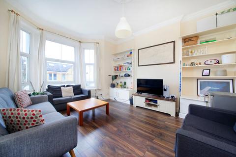 3 bedroom flat to rent, Ouseley Road, London