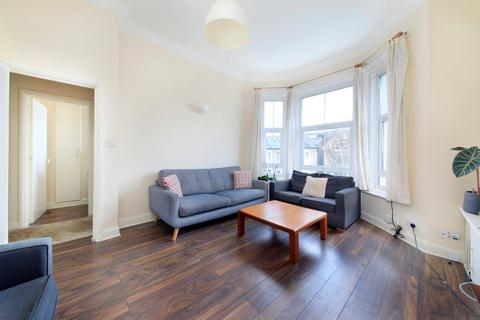 3 bedroom flat to rent, Ouseley Road, London