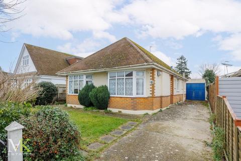 3 bedroom bungalow for sale, Cedar Avenue, Christchurch BH23