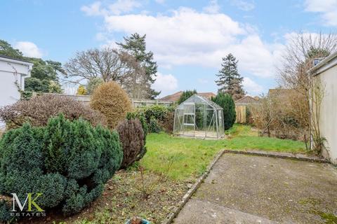 3 bedroom bungalow for sale, Cedar Avenue, Christchurch BH23