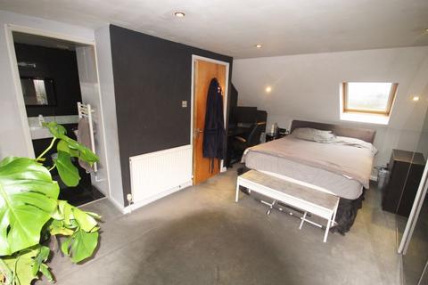 4 bedroom semi-detached house for sale, Ferrymead Gardens, Greenford