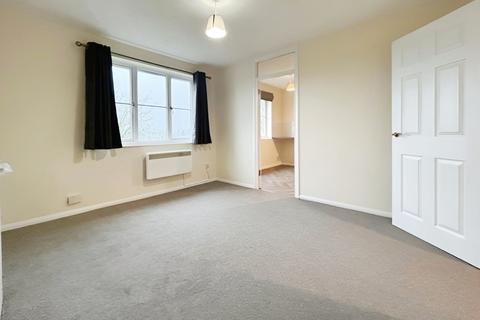 2 bedroom flat to rent, The Brambles, PE27