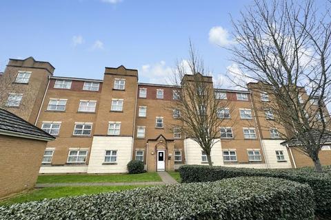 2 bedroom flat to rent, Pickfords Gardens, Slough, SL1