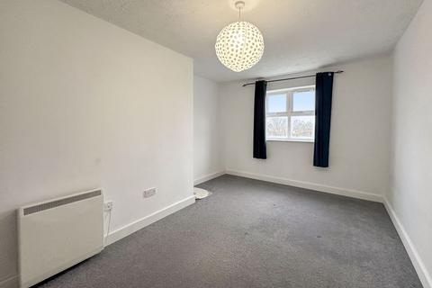 2 bedroom flat to rent, Pickfords Gardens, Slough, SL1