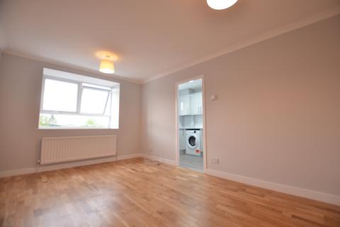 1 bedroom apartment to rent, Alexandra Avenue, Camberley