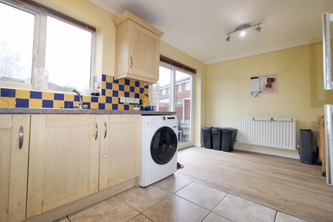 18 Albert Drive, Whitefield, Manchester, M45 8AG