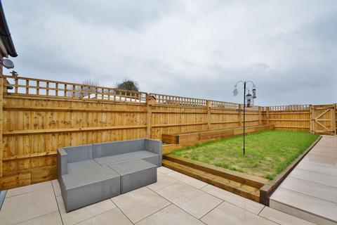 43 Cotmore Gardens, Thame, OX9 3NA