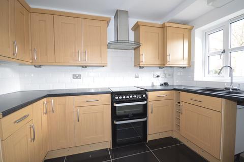 2 bedroom terraced house to rent, Water Meadow Way, Aylesbury HP22