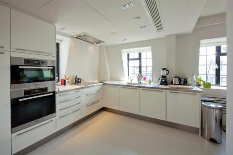 3 bedroom apartment for sale, London W1B