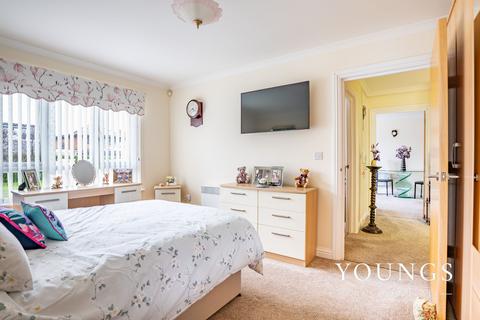 2 bedroom flat for sale, Long Road, Hamilton Court, SS8