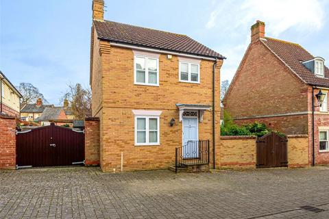 Corsbie Close, Bury St Edmunds, Suffolk, IP33