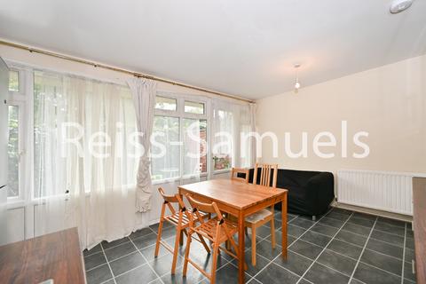 4 bedroom terraced house to rent, Cooks Road, Kennington, Southwark, London SE17