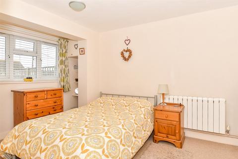 2 Lydos Close, Lydd On Sea, Romney Marsh, TN29 9NY