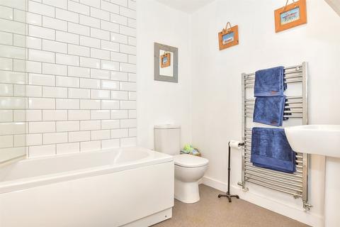 2 Lydos Close, Lydd On Sea, Romney Marsh, TN29 9NY
