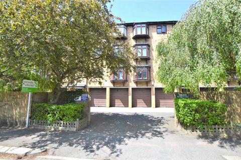 2 bedroom apartment to rent, St. Aubyns Road, London, SE19