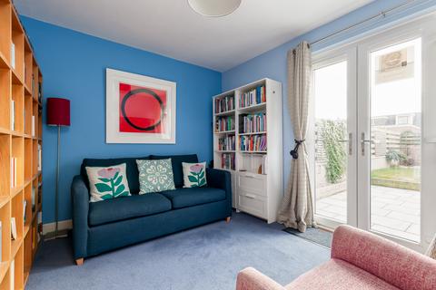 12 Drum Brae Walk, Edinburgh, EH4 8DG