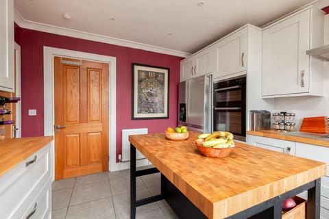 12 Drum Brae Walk, Edinburgh, EH4 8DG