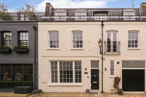 3 bedroom house to rent, Princes Gate Mews, London