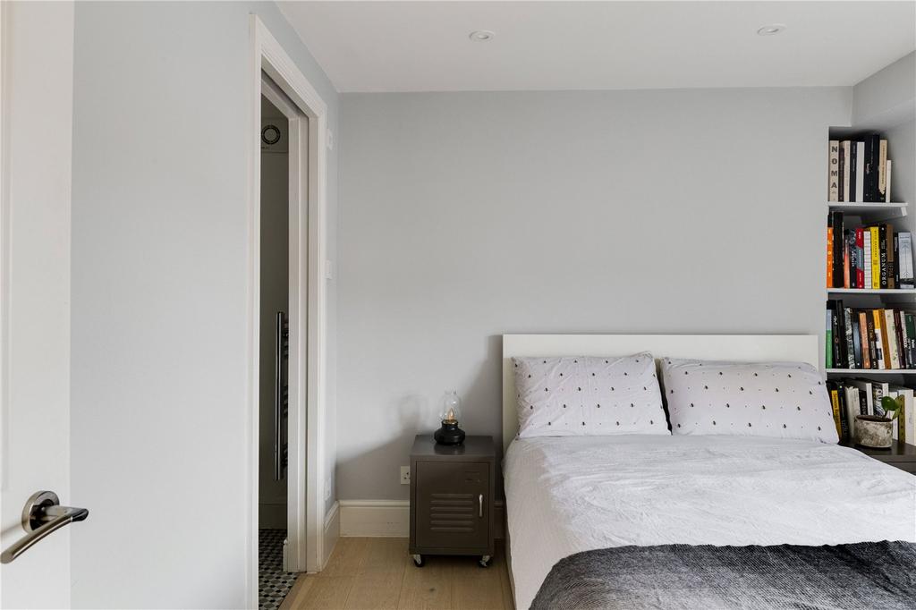 Clapton Square, E5